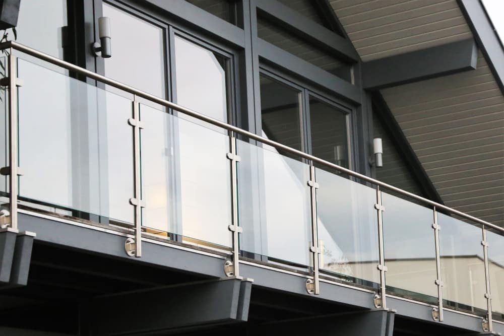 Colvidrios De La Costa: Puertas y ventanas en Aluminio y Vidrio - Balcones y Barandas en Acero inoxidable - Divisiones para Baño y Oficina - Cielo Raso en PVC