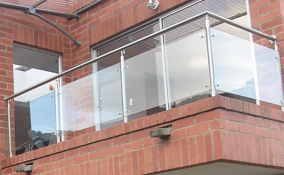 Colvidrios De La Costa: Puertas y ventanas en Aluminio y Vidrio - Balcones y Barandas en Acero inoxidable - Divisiones para Baño y Oficina - Cielo Raso en PVC